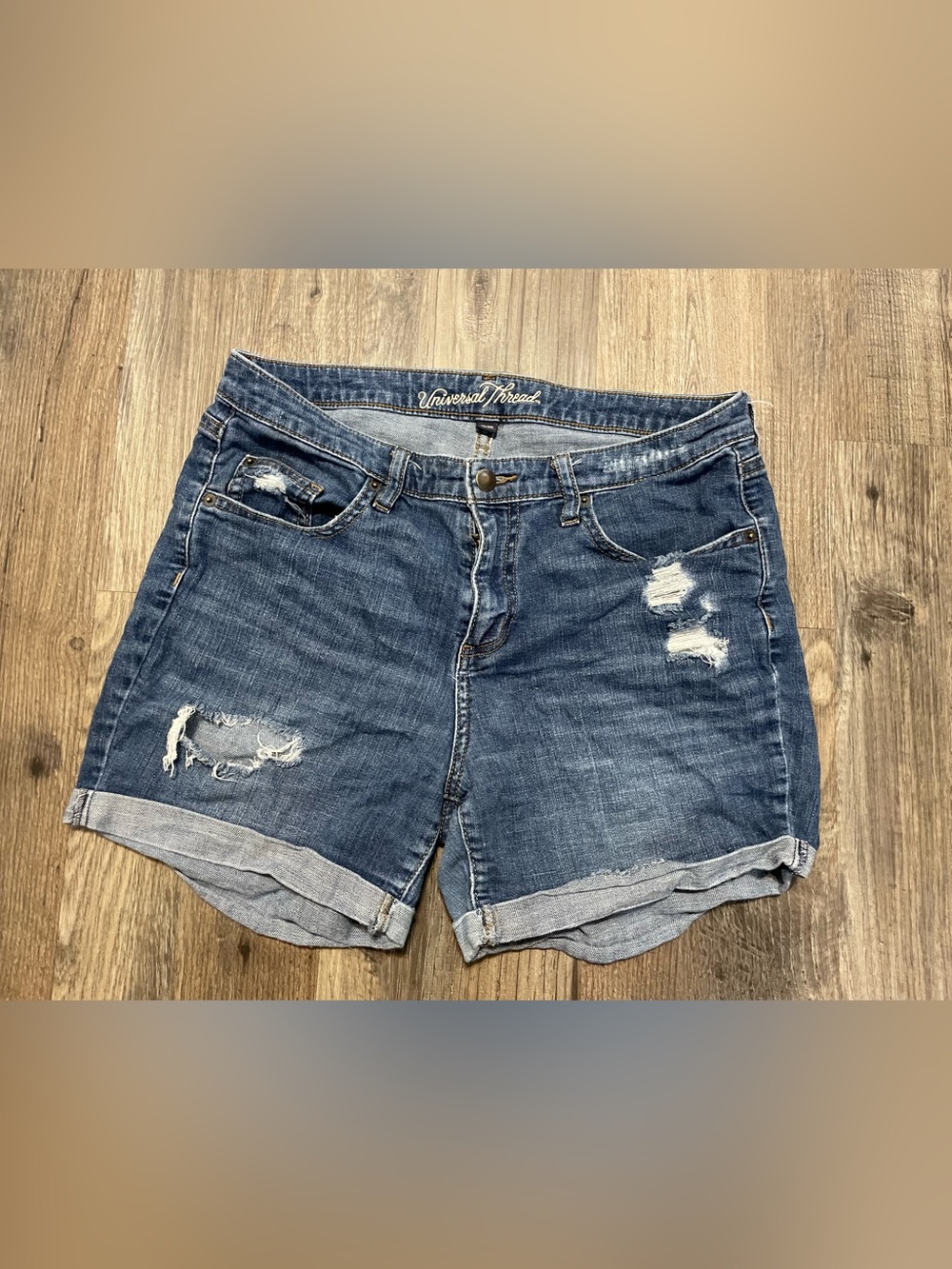 Universal Thread Women's Distressed Denim Shorts - Medium Blue